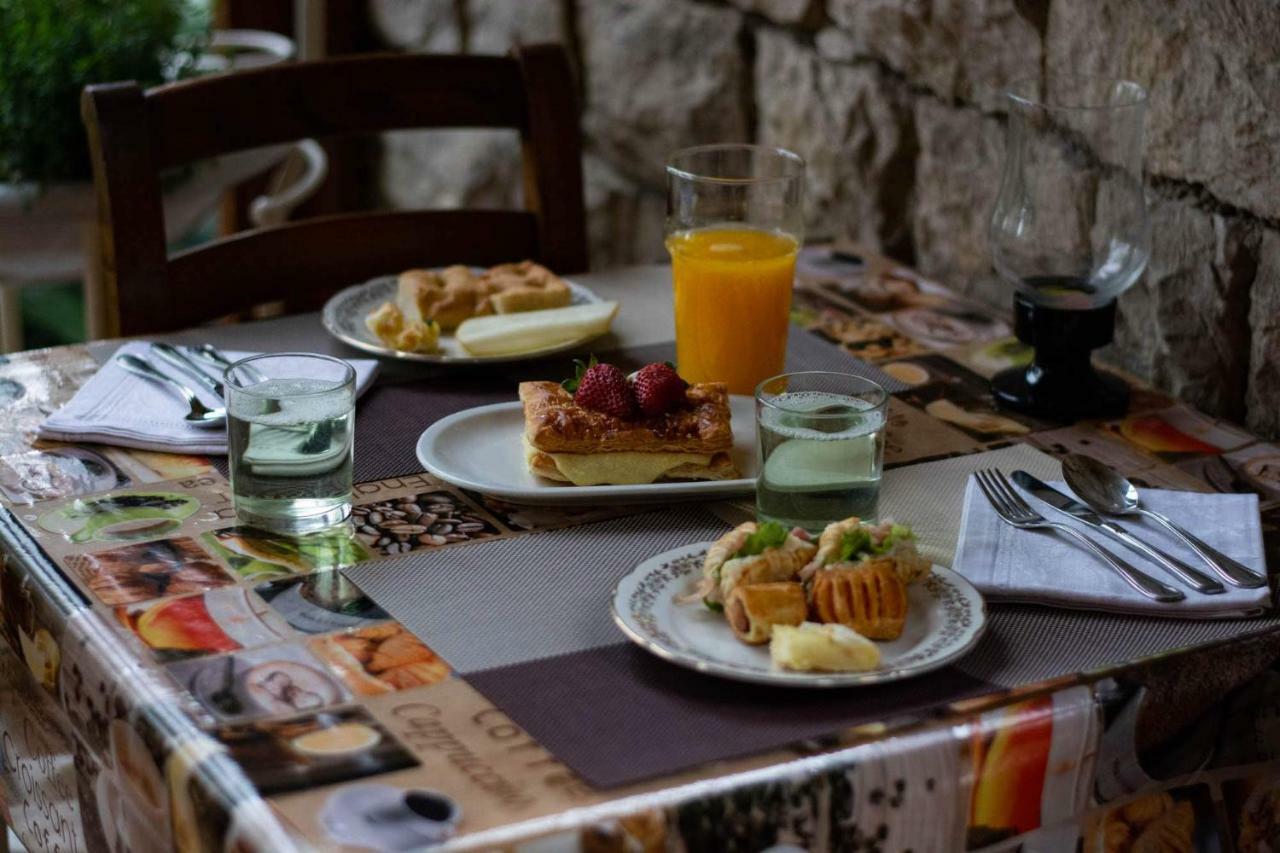 El Rincon Del Artista Bed and Breakfast Soiano Del Lago Eksteriør billede